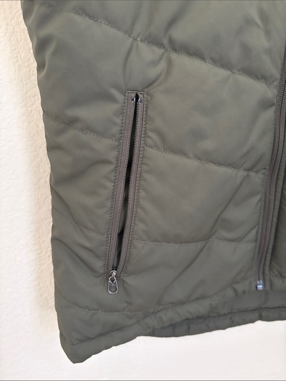 The North Face Olive Green Women’s Quilted Vest - Picture 5 of 11